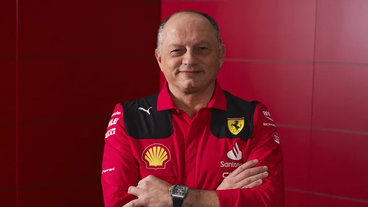 Onrust Ferrari geen probleem voor Vasseur: 'Mensen dichtbij Binotto wilden vertrekken'