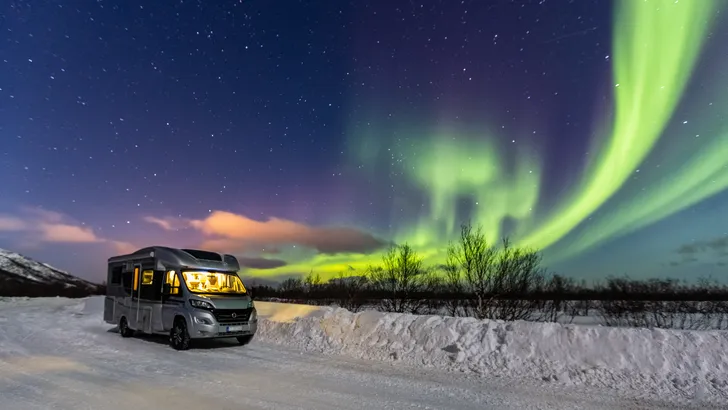 Met de camper naar het noorderlicht: NKC deelt tips voor reis naar Scandinavië in de winter
