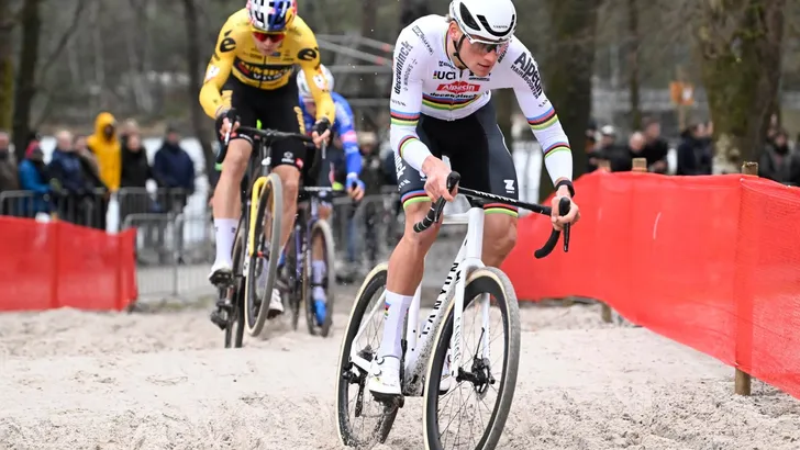 elite Exact Cross trophy on the Zilvermeer Mol 2023 men