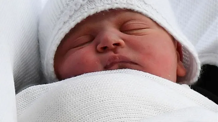 Kate deelt schattige foto's van pasgeboren Louis