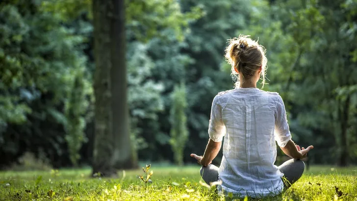 vrouw meditatie spiritualiteit