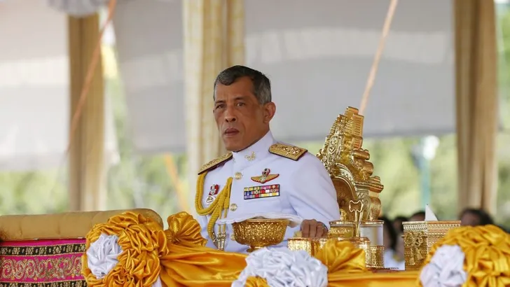 Bladgoud CS!  Details kroning Thaise koning bekend