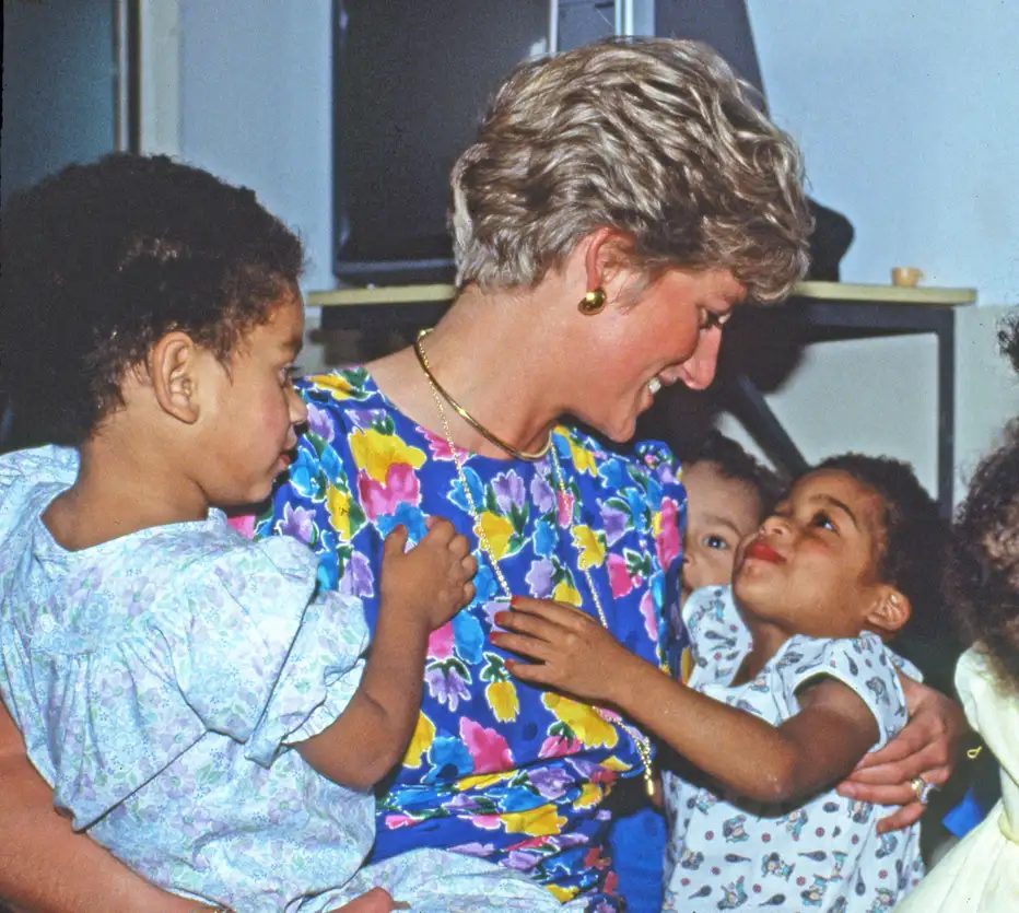 Prinses Diana in haar 'Caring Dress' in 1991 in Brazilië.