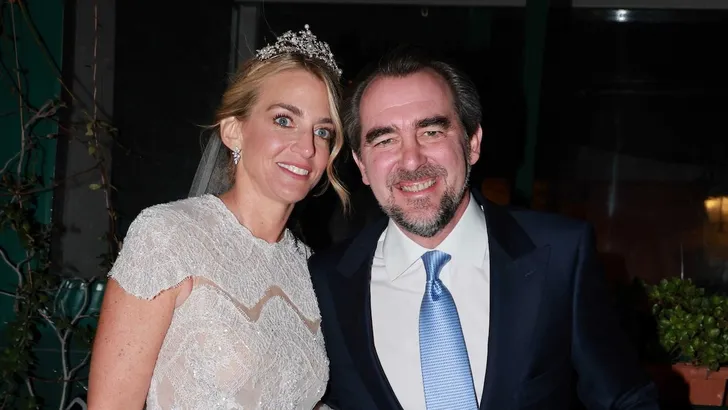 Bruiloft prins Nikolaos en Chrysí Vardinogianni – Foto van het bruidspaar na de ceremonie.