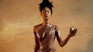 Willow Smith is de Alien Goddess van Mugler 