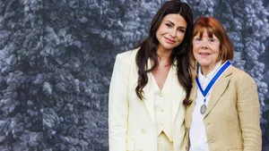 Olcay Gulsen reikt prestigieuze Freedom From Fear-award uit aan Gisèle Pelicot