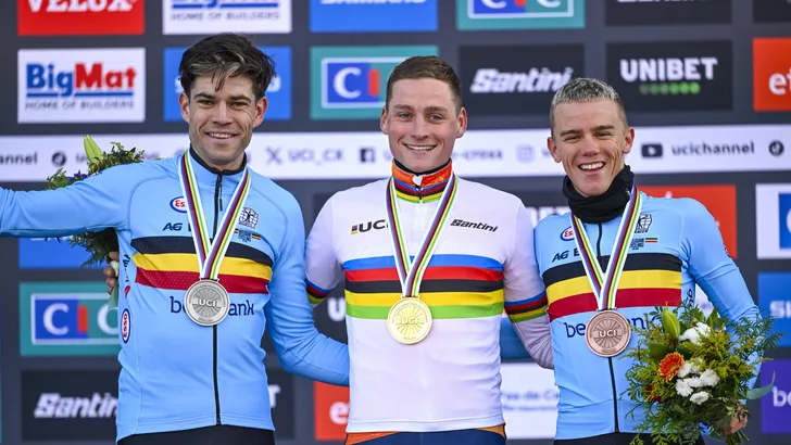 wout van aert, mathieu van der poel en thibau nys op podium