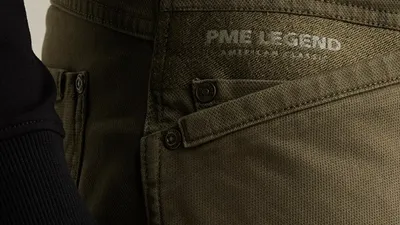 Waarom goede kleding het verschil maakt op en naast de baan