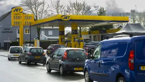 Duitsland grijpt in bij prijschaos aan de pomp: dit betekent het voor jouw tankstrategie