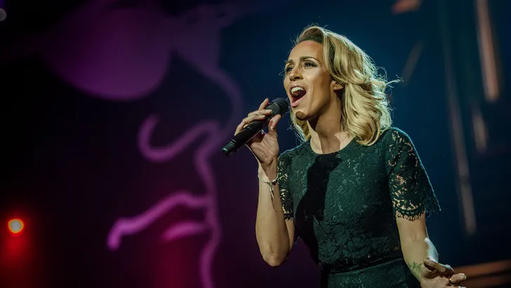 Glennis Grace (40) al jaar samen met haar gitarist (23)