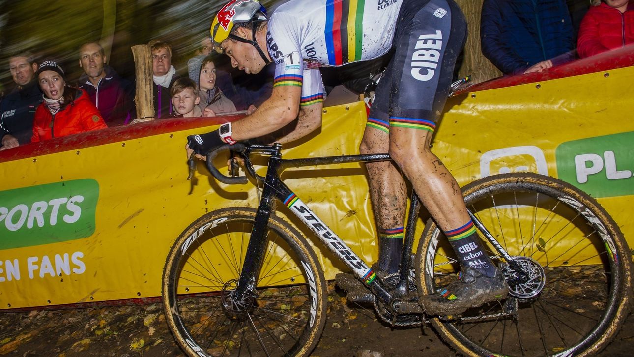De cyclocross fiets van wereldkampioen veldrijden Wout van Aert