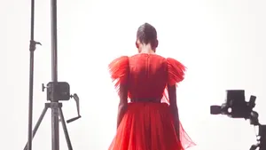 Om te smullen: bekijk de hele show van Giambattista Valli x H&M