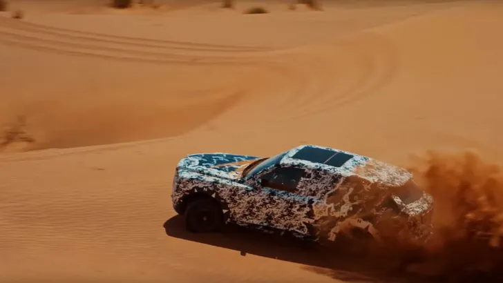 rolls royce dubai woestijn