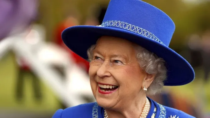 Queen viert haar saffieren jubileum, still going strong