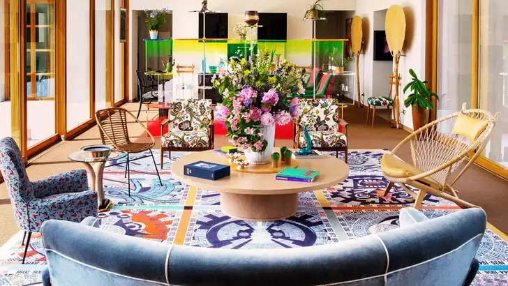 Binnenkijken in het kleurrijke stulpje van de familie Missoni