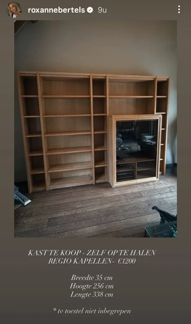 Screenshot van de Instagram-story van Roxanne Bertels met een grote houten wandkast die te koop staat voor 1200 euro, inclusief de tekst 'zelf op te halen regio Kapellen'.