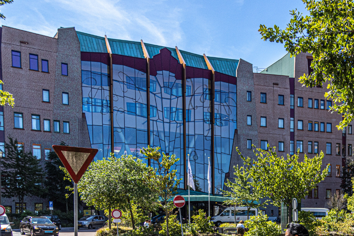 Ontsnappingspoging in Zwolle: gedetineerde met 21 jaar cel gepakt bij ziekenhuis