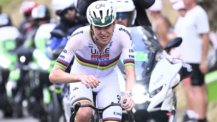 Pogacar bezig aan een inspanning in de Tour de France 2026.