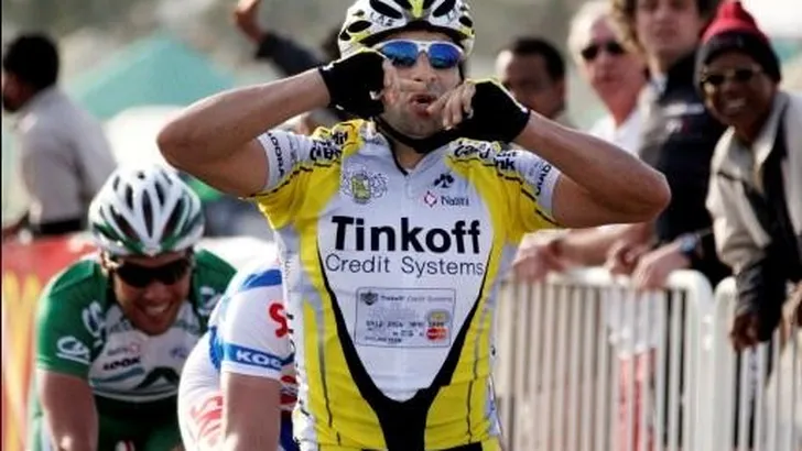 Alberto Loddo klopt Tom Boonen in Qatar