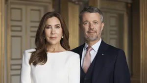 Het bijzondere, zoete detail in de nieuwe portretfoto's van Frederik en Mary