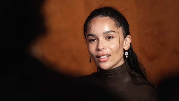 Zoë Kravitz tijdens Paris Fashion Week, Saint Laurent show 2026