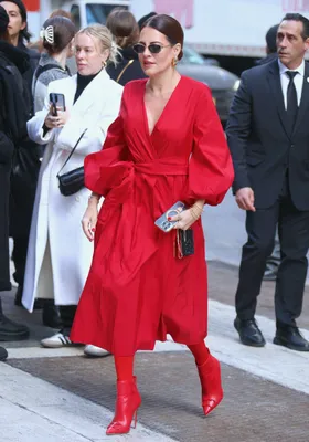 Virgilia Virjoghe arriveert bij de Carolina Herrera show