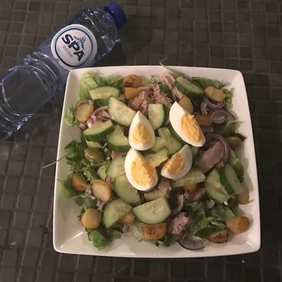 Salade niçoise for lunch