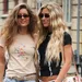 Twee vrouwen tijdens Copenhagen Fashion Week weekend