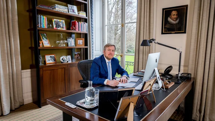 Even rondkijken in het kantoor van de koning