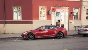 Deze man reed 2 miljoen kilometer in zijn Tesla, maar het onderhoudsboekje vertelt een heel ander verhaal