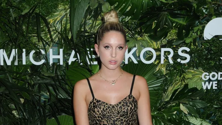 Wauw: prinses Olympia zoent met Ella Richards