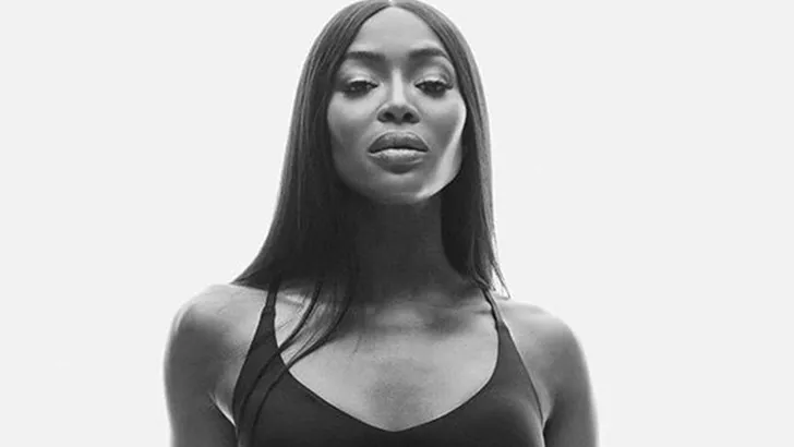 Naomi Campbell uit de kleren voor Calvin Klein