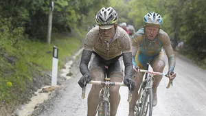 Cadel Evans geeft Remco Evenepoel tips: 'Speel zo veel mogelijk op zeker'