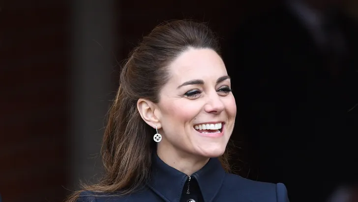 10 jaar later: Kate is nog steeds dol op Alexander McQueen