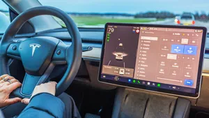 Tesla dropt datum voor zelfrijdende auto in Nederland, maar RDW trapt hard op de rem