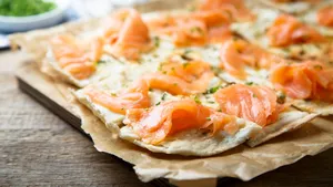 Plaattaart met zalm