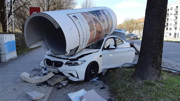 Deze M2-rijder was iets te enthousiast