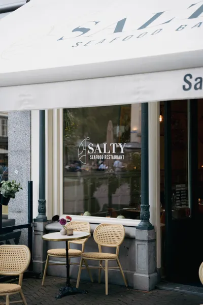 Foto 2 van Salty Seafood Restaurant