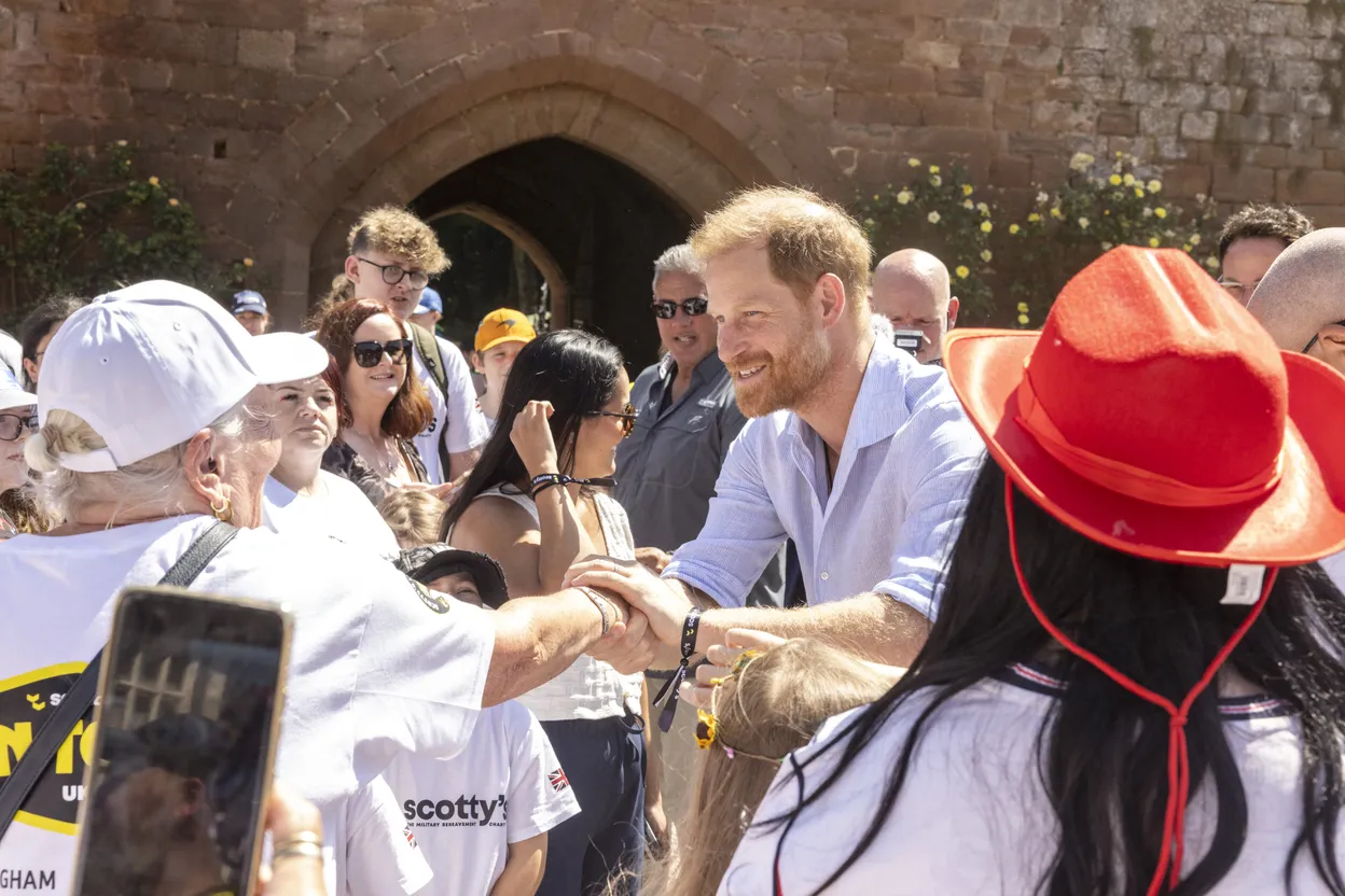 Royal uitvreters: Prins Harry bij een evenement van Scotty's in Birmingham, juli 2026.