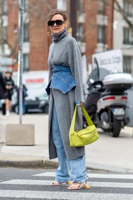 Loewe - Street and People - Paris Fall Winter 2022 Fashion Week