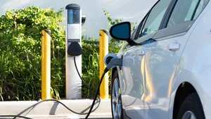 Cyberoorlog aan de laadpaal: waarom jouw elektrische auto een makkelijk doelwit is