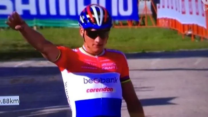 Van der Poel degradeert tegenstand in Iowa