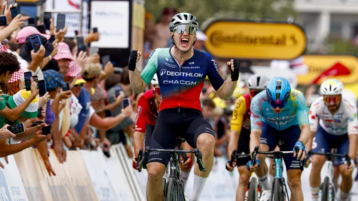 Olav Kooij wint in de Tour.