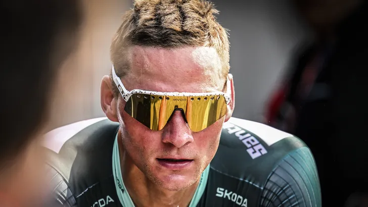 mathieu van der poel in de groene trui van de dauphiné
