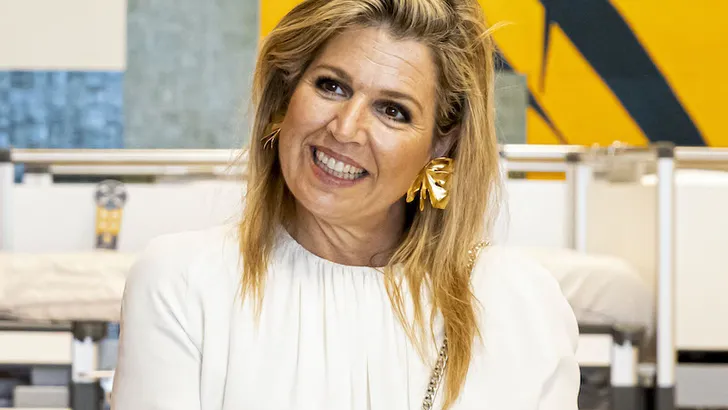 Máxima's gouden bladoorbellen zijn helemaal on trend