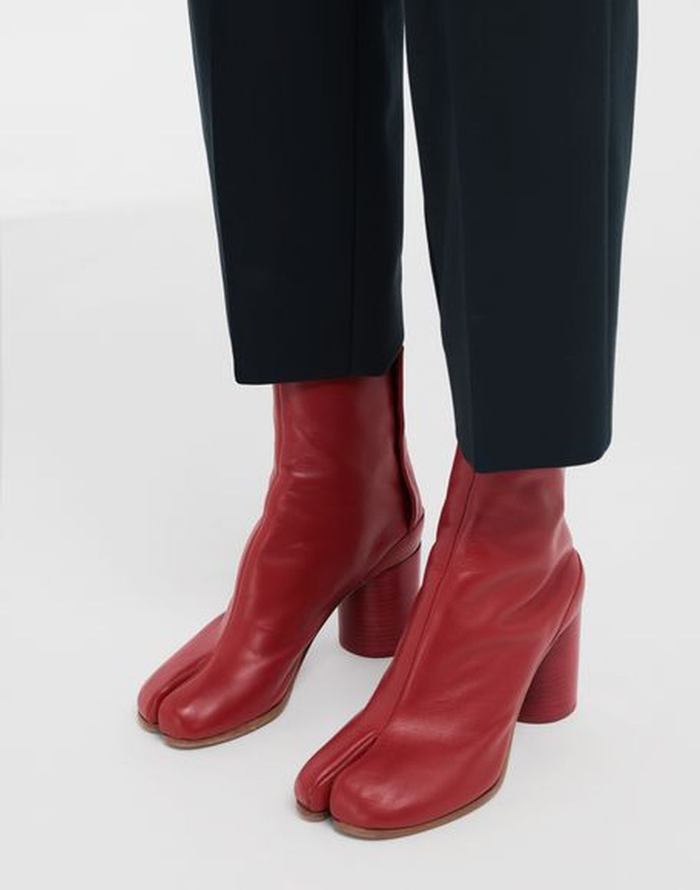 таби маржела. Maison margiela tabi туфли. таби маржела. таби бутс мейсон марджела. мейсон марджела таби.