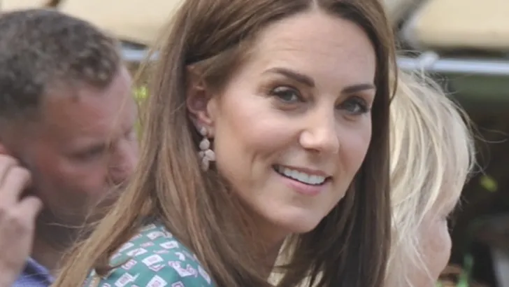 Kate's oorbellen: elf euro
