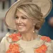 Máxima steelt de show in opvallende outfit