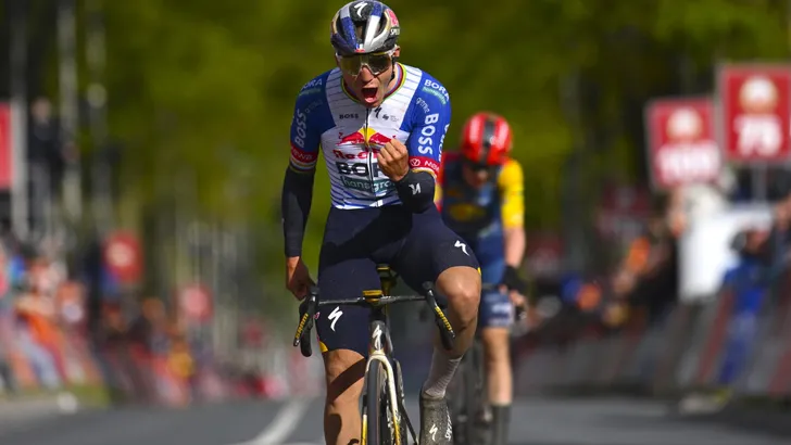 Remco Evenepoel is gewend om in de schijnwerpers te staan, maar vandaag zal hij met de bibbers naar de Champions League-finale kijken. Dat heeft alles te maken met zijn favoriete club: Arsenal.