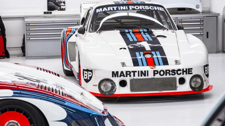 Porsche viert 50 jaar 935: vijf iconische uitvoeringen samen in nieuwe serie